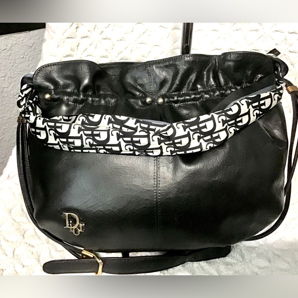 Christian Dior Leather Crossbody Bag/ Gold Chain - Picture 3 of 16